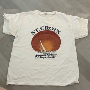 BRANDY MELVILLE WHITE GRAPHIC TEE